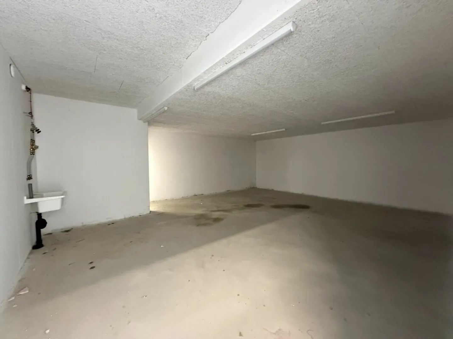 Grande stanza hobby (29,6 m2) con collegamento all'acqua - Foto 2 di 12