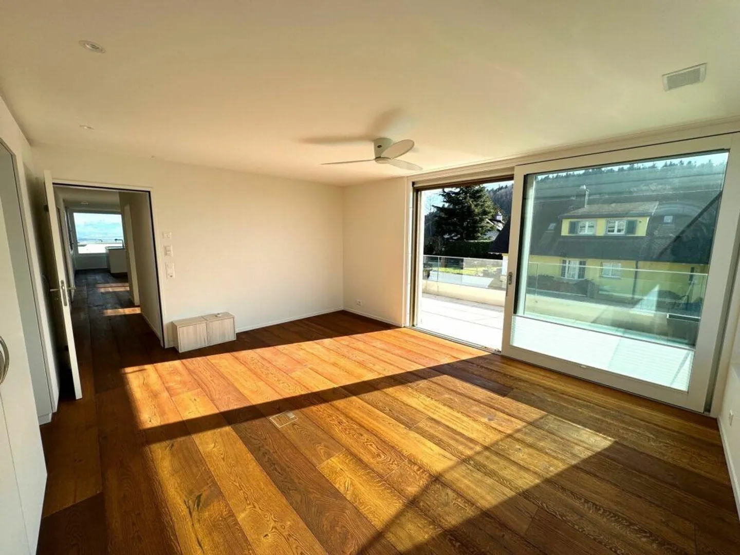 Attikawohnung mit unverbaubarer Aussicht - Foto 7 von 13