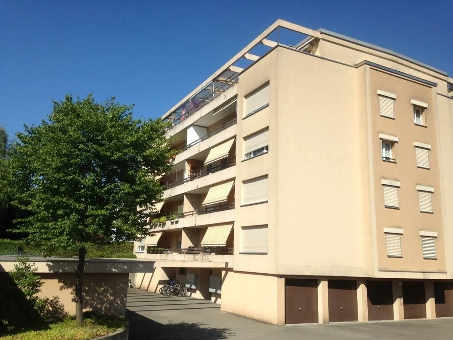 Appartamento 3.5 locali, piscina davanti alla casa! - Foto 1 di 4