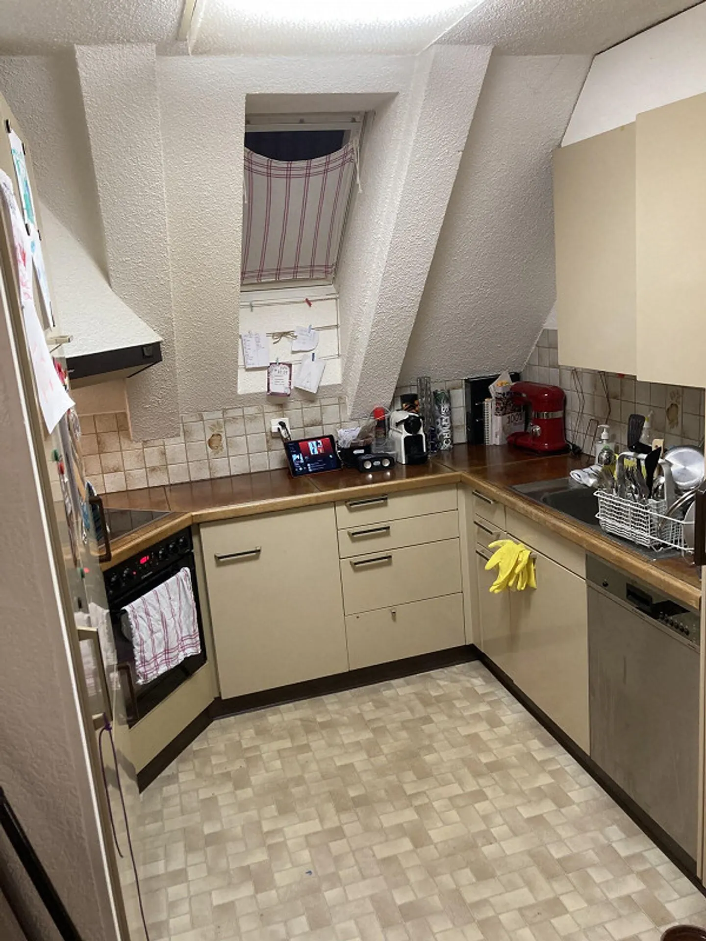 Ampia casa unifamiliare con due appartamenti separati in una posizione centrale - Foto 7 di 14