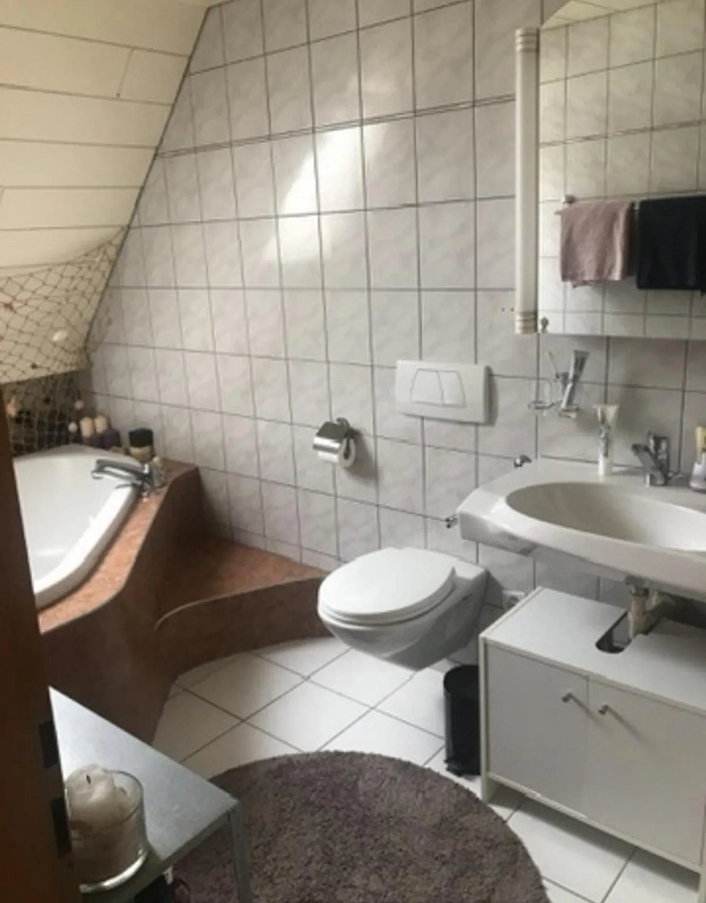 Ampia casa unifamiliare con due appartamenti separati in una posizione centrale - Foto 8 di 14