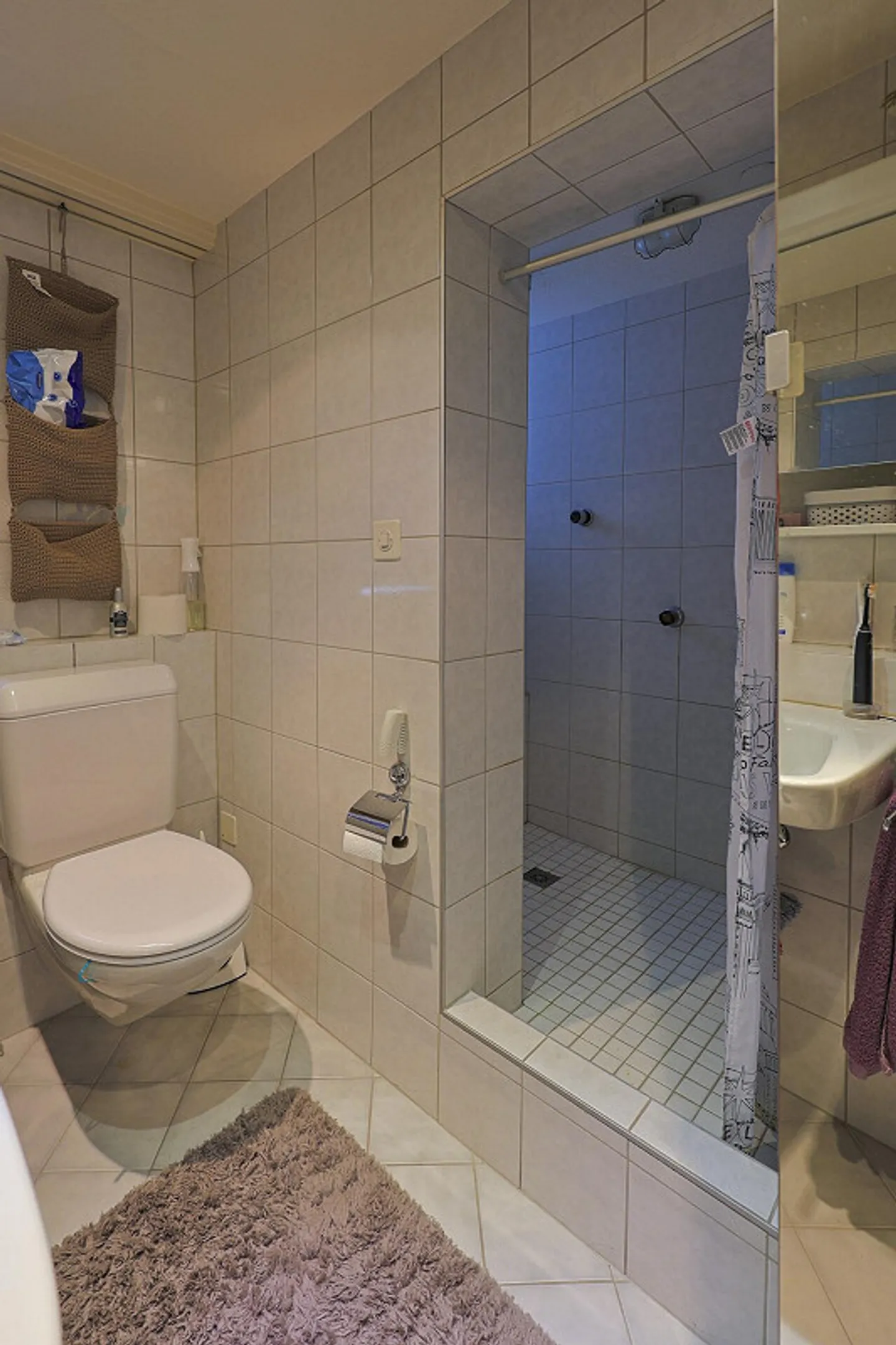 Ampia casa unifamiliare con due appartamenti separati in una posizione centrale - Foto 13 di 14