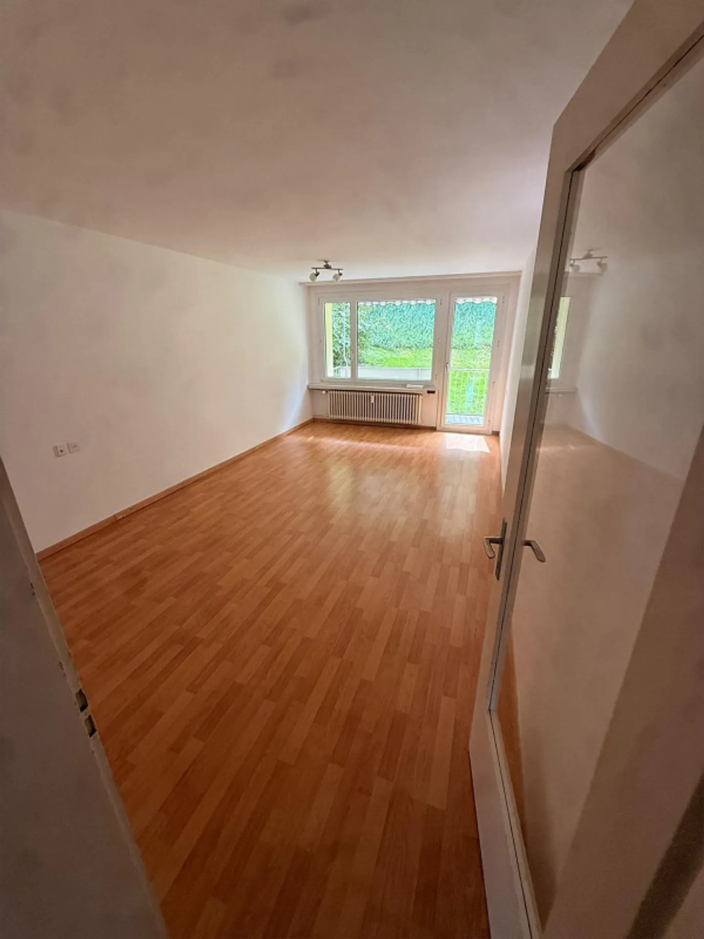 Attraktive 3.5-Zimmer-Wohnung im Hochparterre an zentraler Lage - Photo 4 sur 9