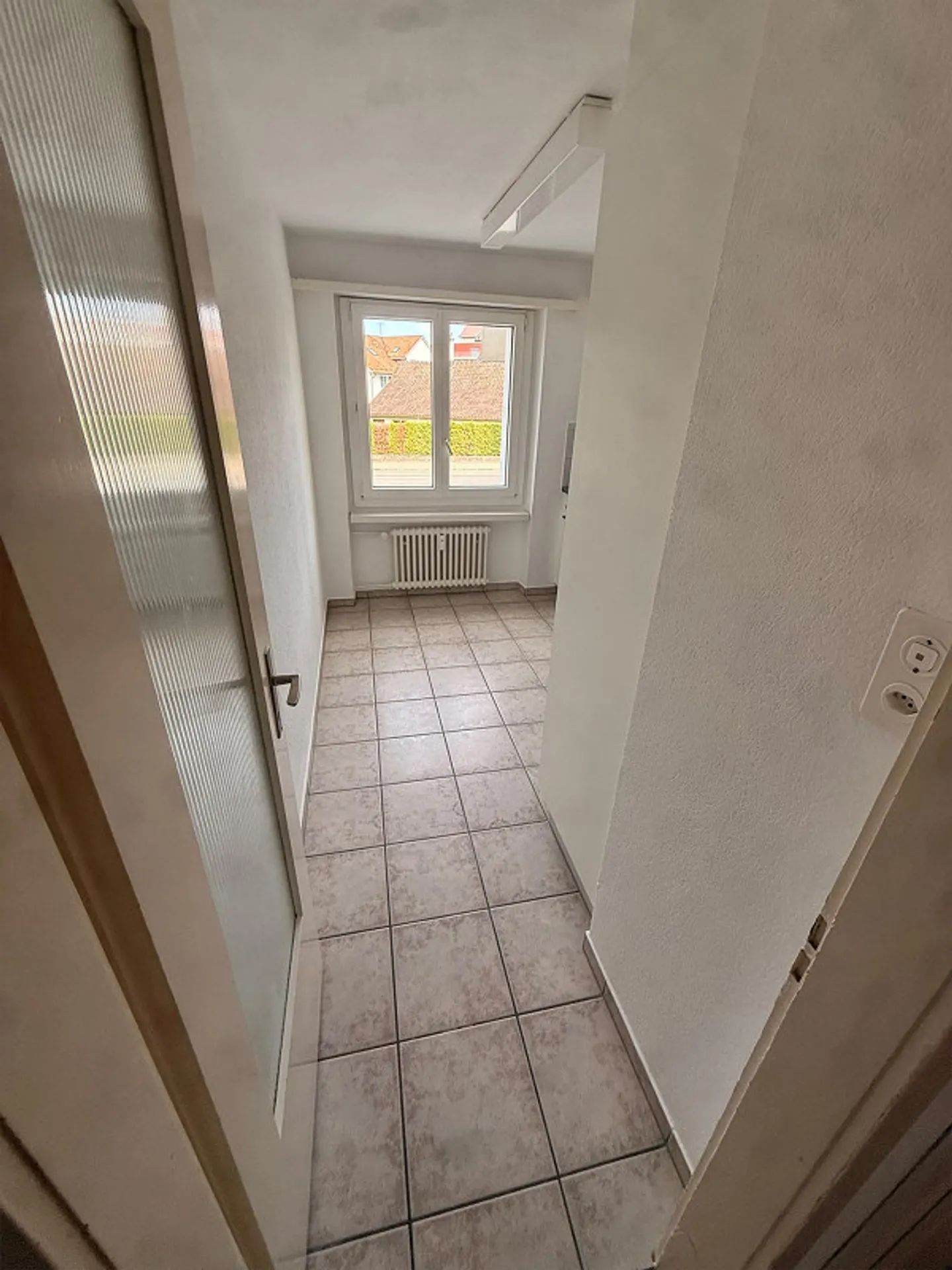 Attraktive 3.5-Zimmer-Wohnung im Hochparterre an zentraler Lage - Photo 2 sur 9
