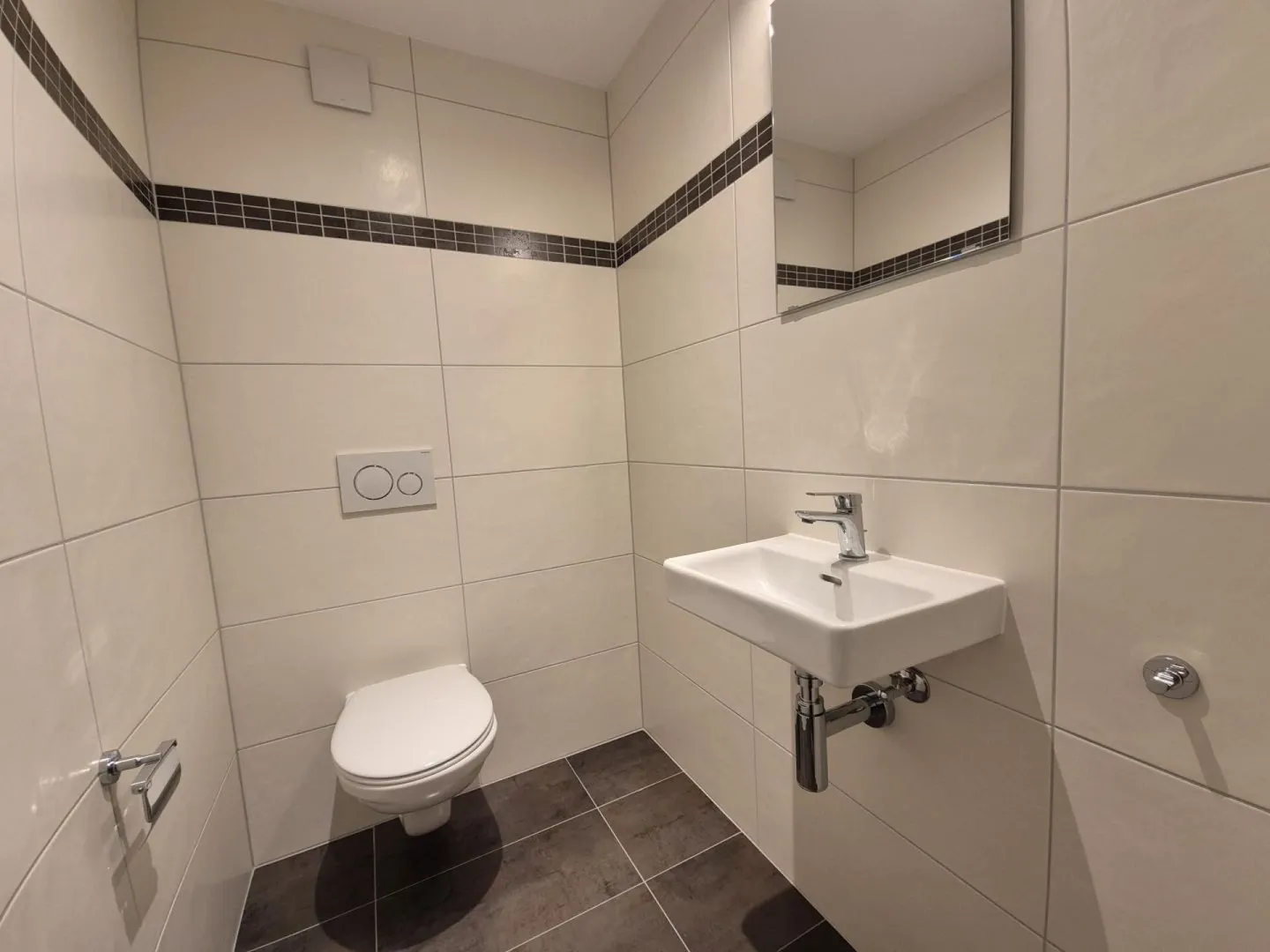 Plugin 4 - 3.5 Room Duplex Apartment - Photo 7 of 18