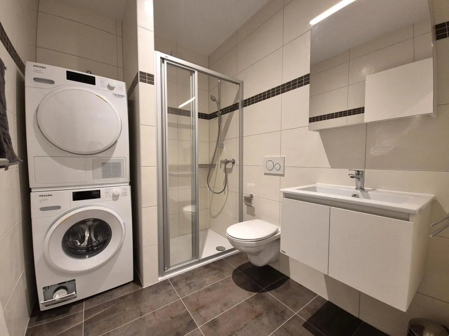 Plugin 4 - 3.5 Room Duplex Apartment - Photo 12 of 18