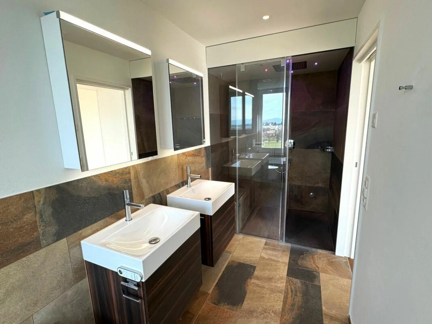 Attikawohnung mit unverbaubarer Aussicht - Foto 9 von 13