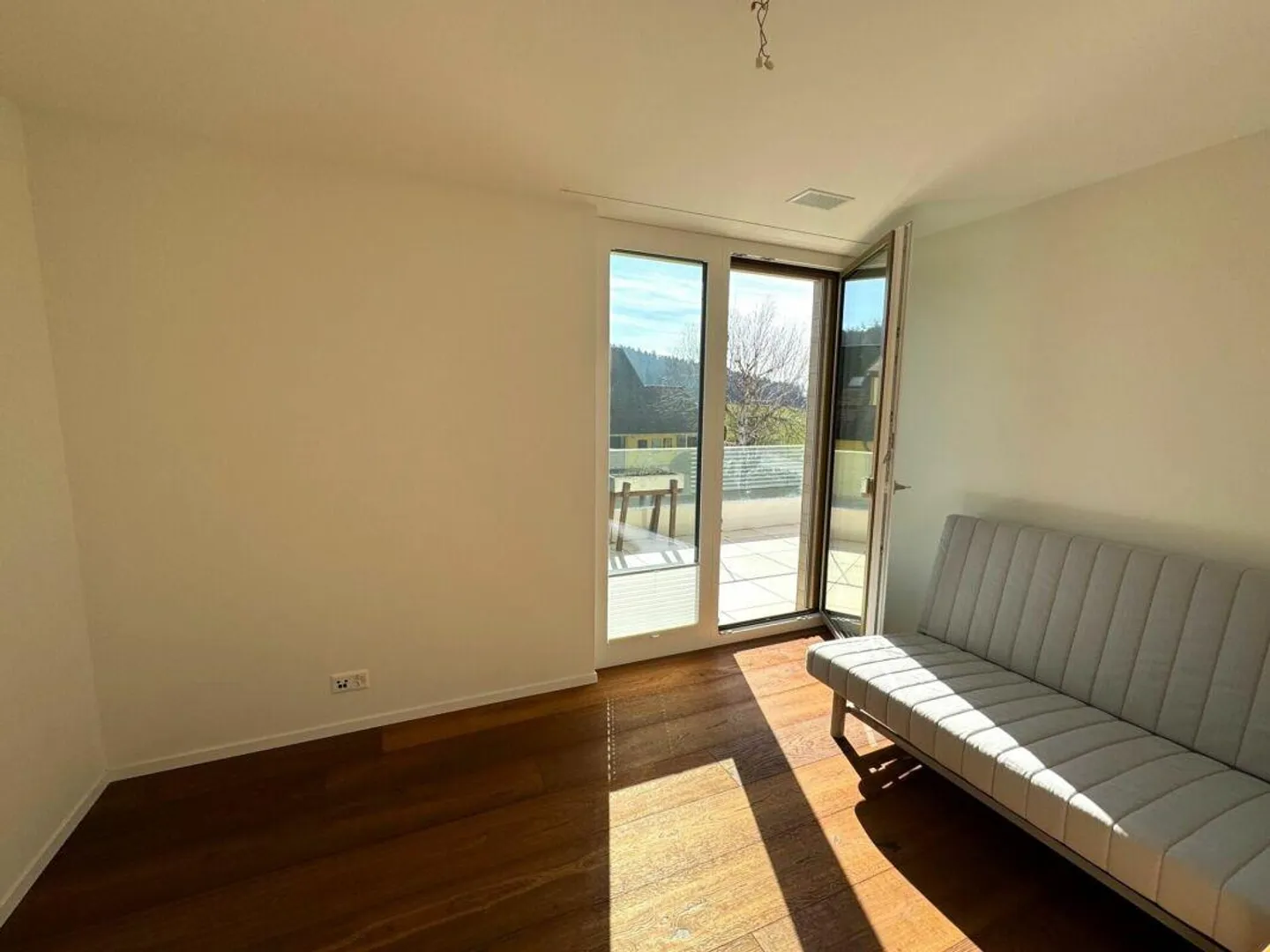 Attikawohnung mit unverbaubarer Aussicht - Foto 10 von 13