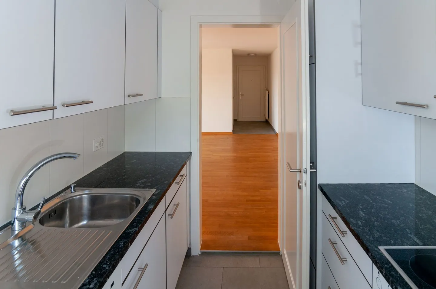 4½ Room Apartment with Balcony - Photo 10 of 13