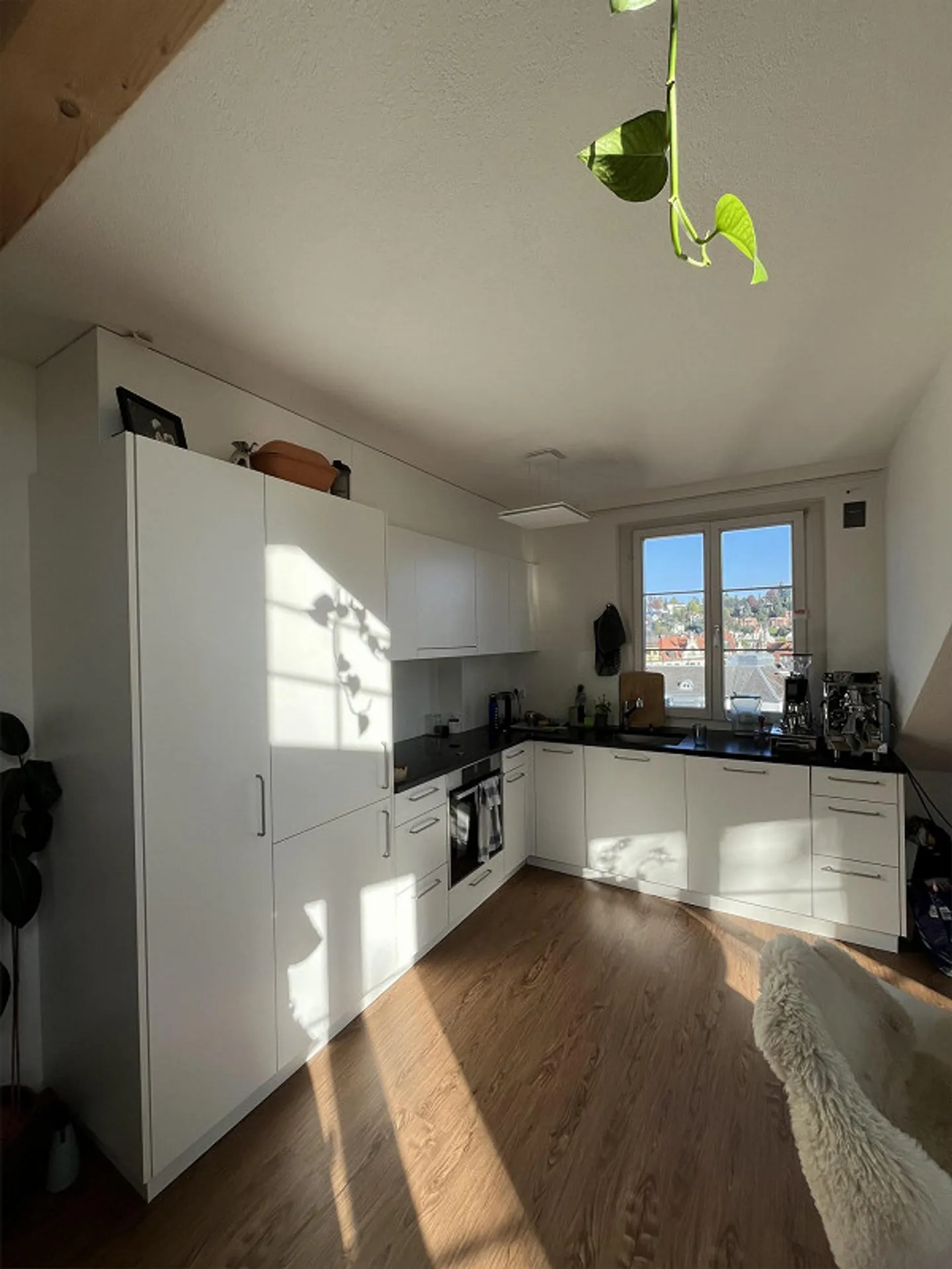 Charmante appartement sous les combles près du centre-ville - Photo 4 sur 8