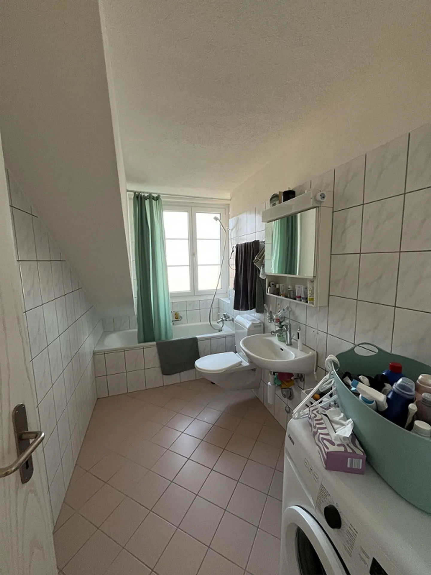 Charmante appartement sous les combles près du centre-ville - Photo 5 sur 8