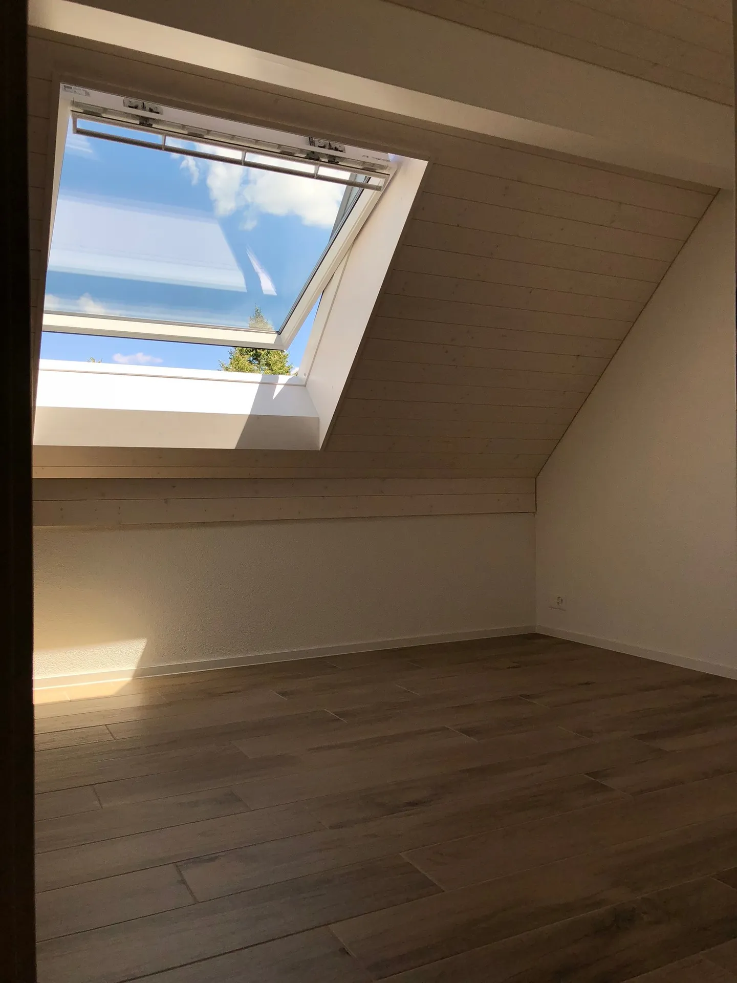 Appartement penthouse moderne de 3,5 pièces avec grande terrasse à Leibstadt - Photo 6 sur 12