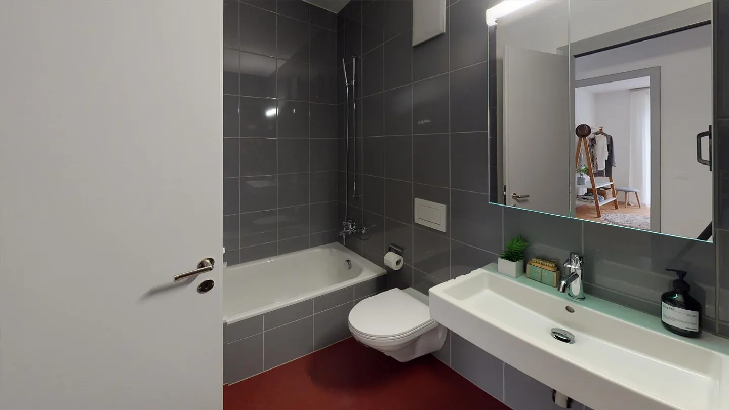 Hochwertige 4.5-Zimmerwohnung, Zentral - im Grünen - Foto 5 von 6