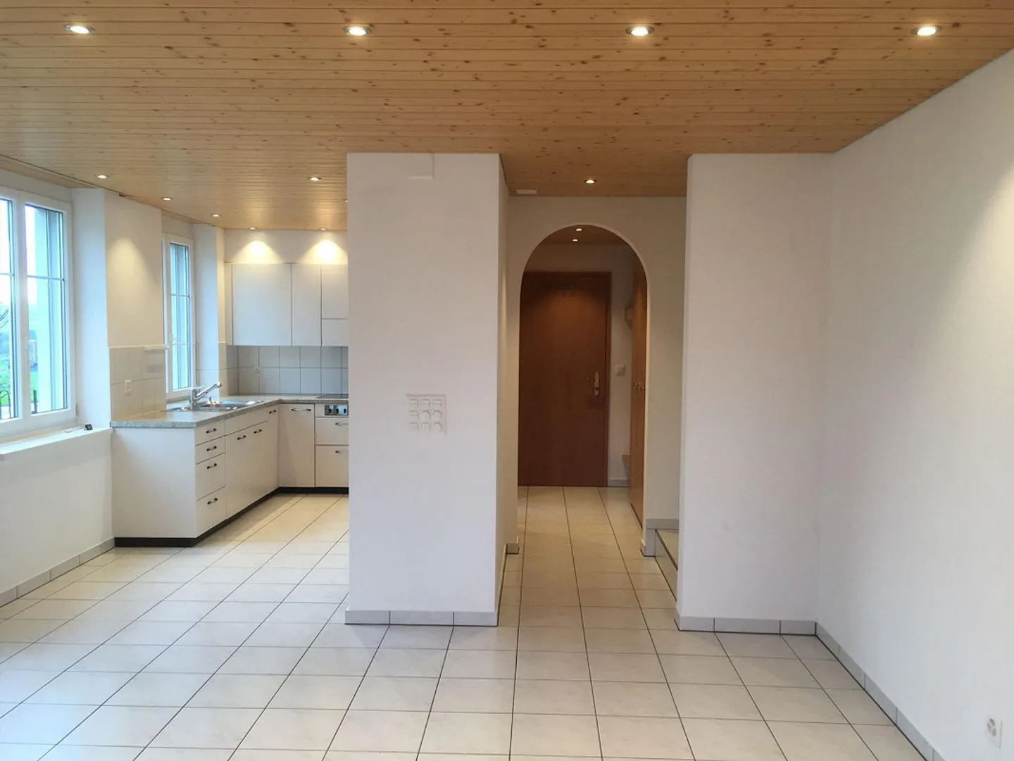 Appartement 2,5 pièces avec espace de jardin - Photo 5 sur 8