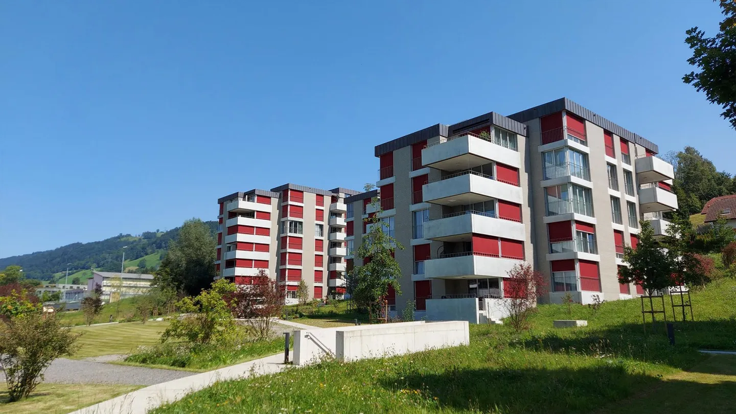 Hochwertige 4.5-Zimmerwohnung, Zentral - im Grünen - Foto 1 von 6