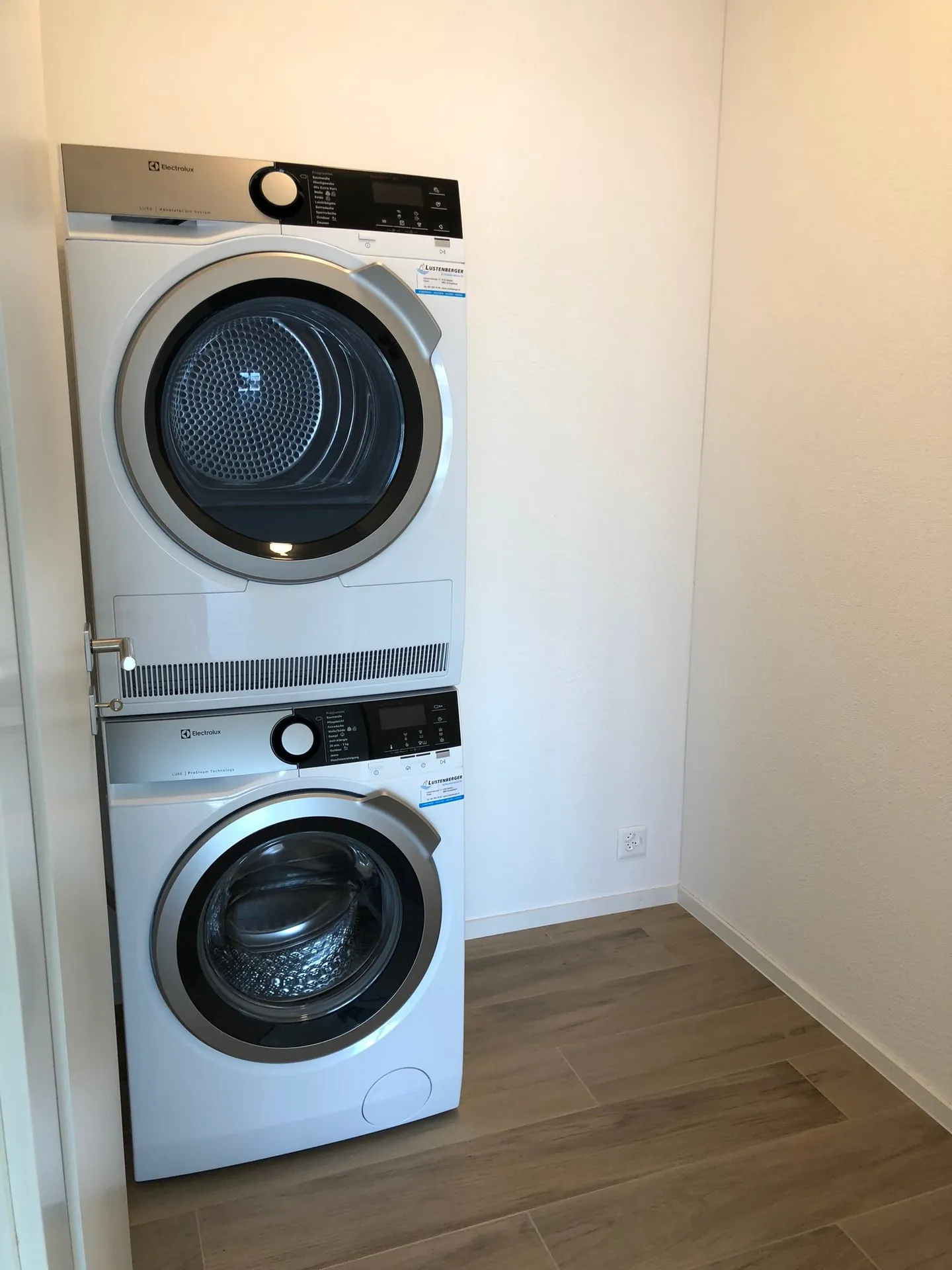 Appartement penthouse moderne de 3,5 pièces avec grande terrasse à Leibstadt - Photo 10 sur 12