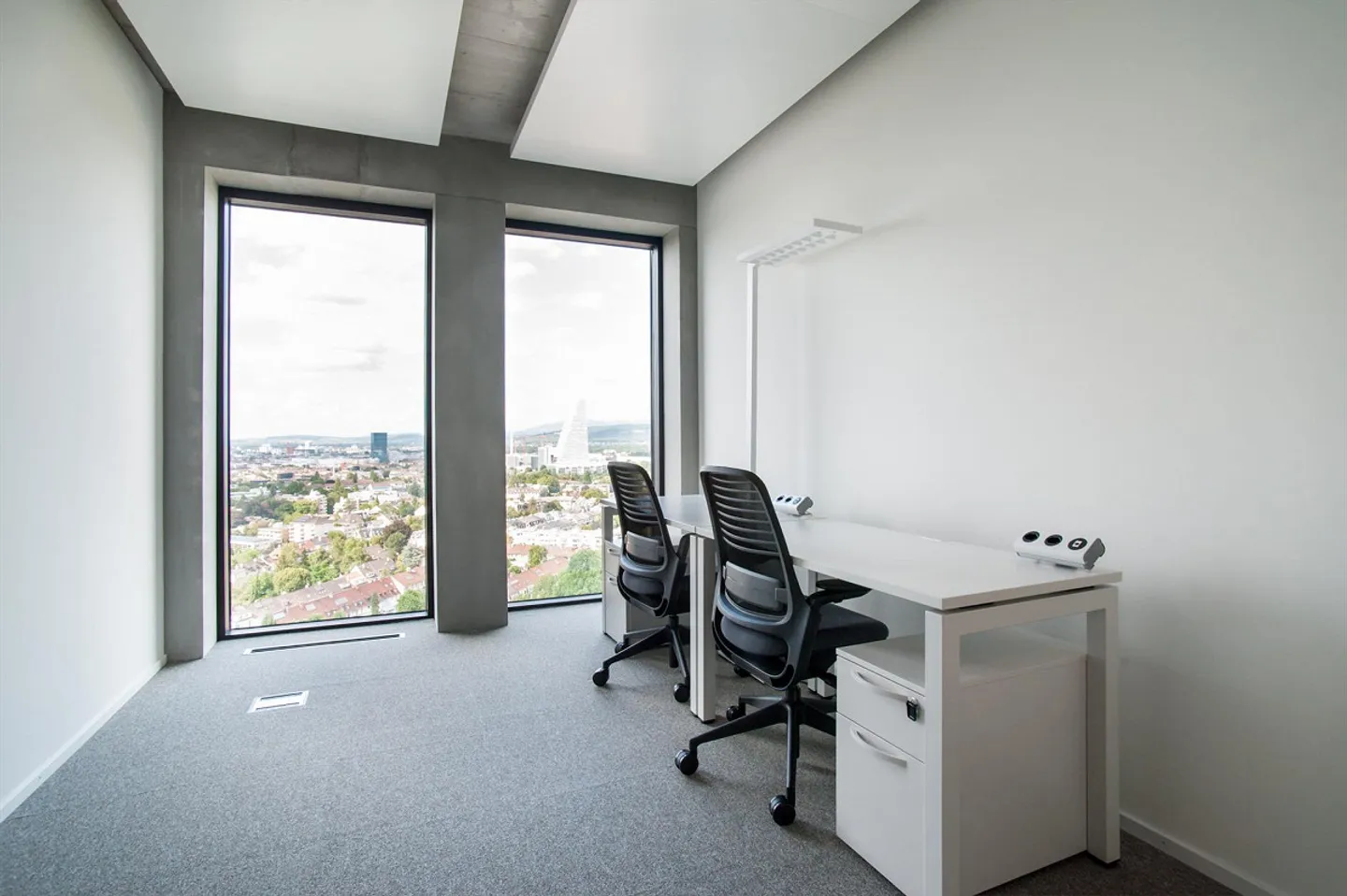 Uffici open space per aziende nello Spaces Grosspeter Tower - Foto 6 di 10