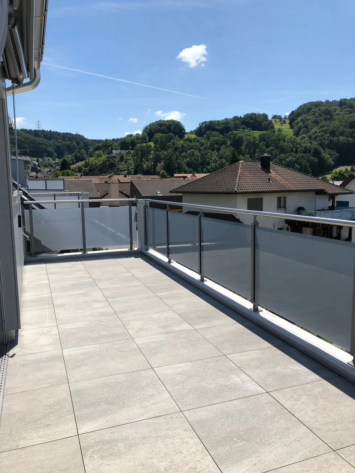Appartement penthouse moderne de 3,5 pièces avec grande terrasse à Leibstadt - Photo 11 sur 12