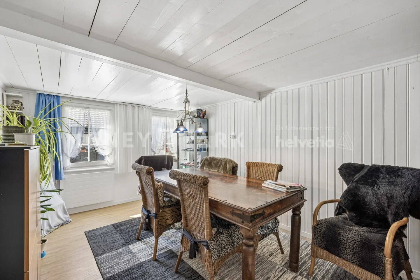 Charming apartment house with 3 residential units - Photo 7 of 13