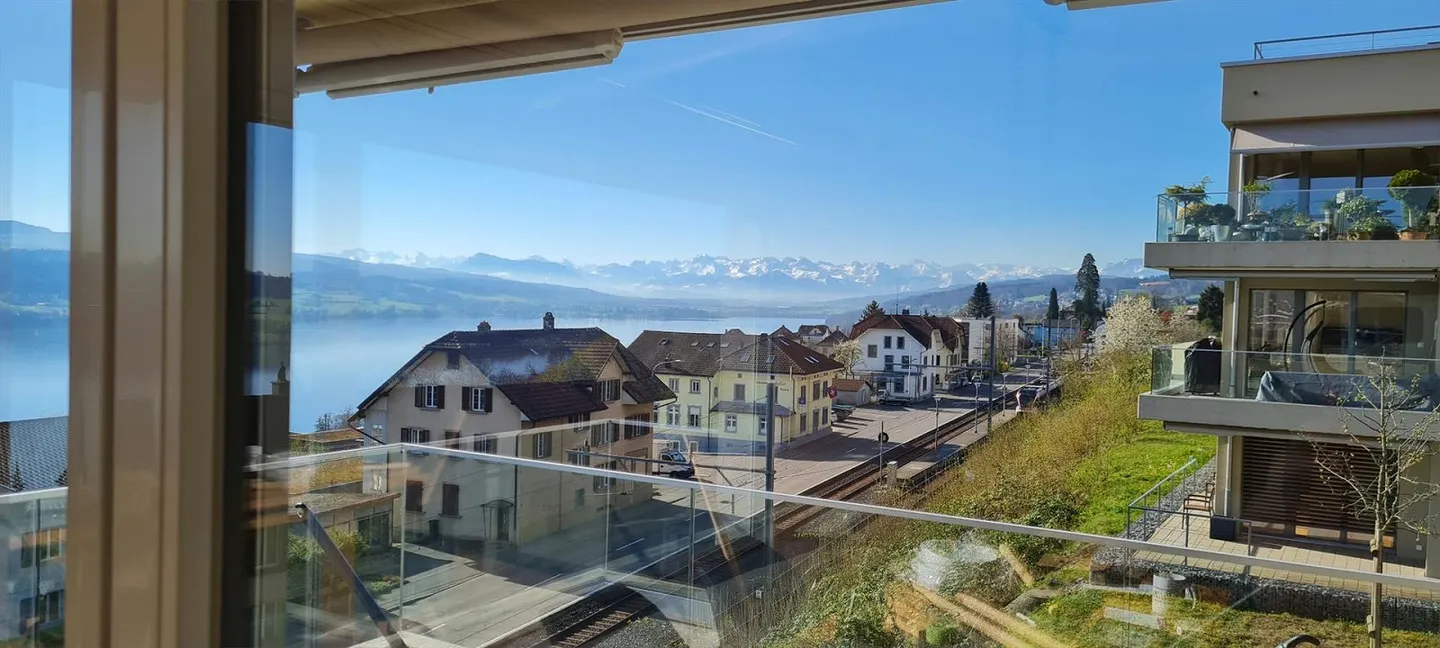 4.5 room apartment with great lake and mountain view - Photo 11 of 11