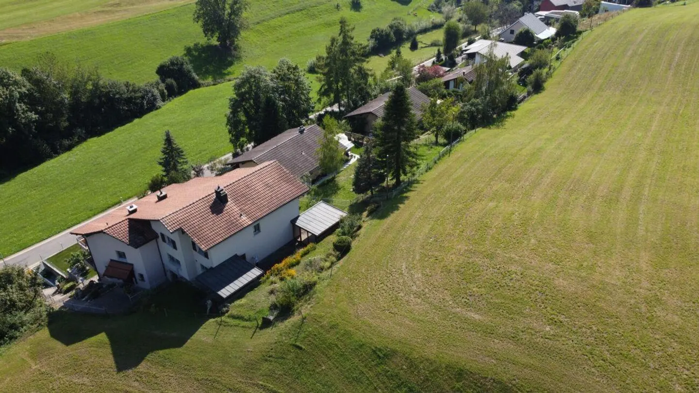 Maison familiale spacieuse avec garage - Photo 9 sur 26