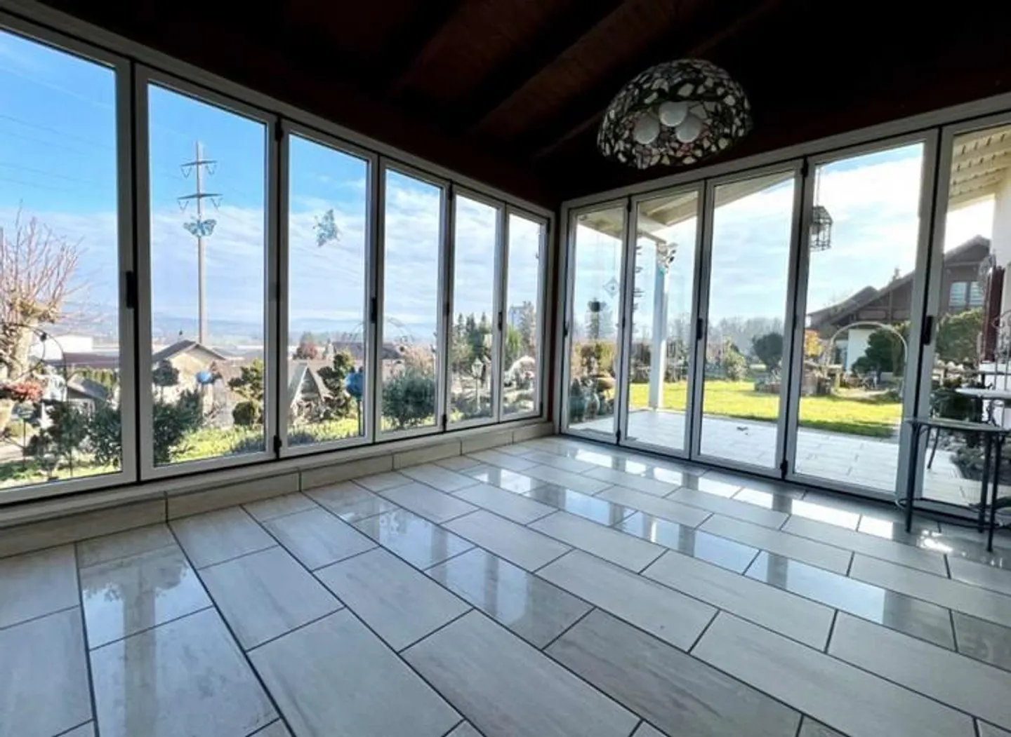 Casa unifamiliare di 5,5 stanze, 167 m2, ottima posizione, limitata fino al 31.10.2026 - Foto 4 di 9