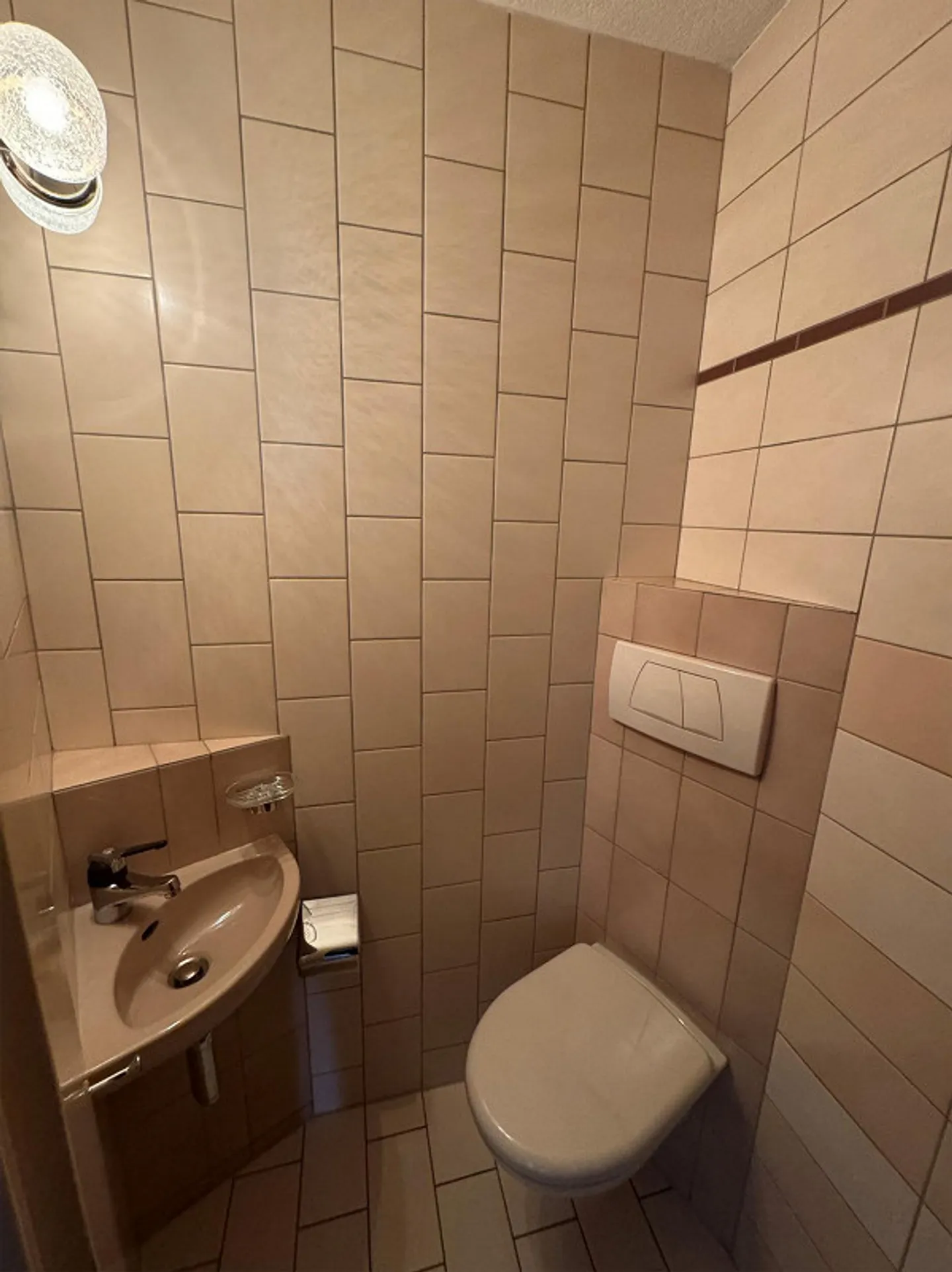 Casa unifamiliare di 5,5 stanze, 167 m2, ottima posizione, limitata fino al 31.10.2026 - Foto 8 di 9