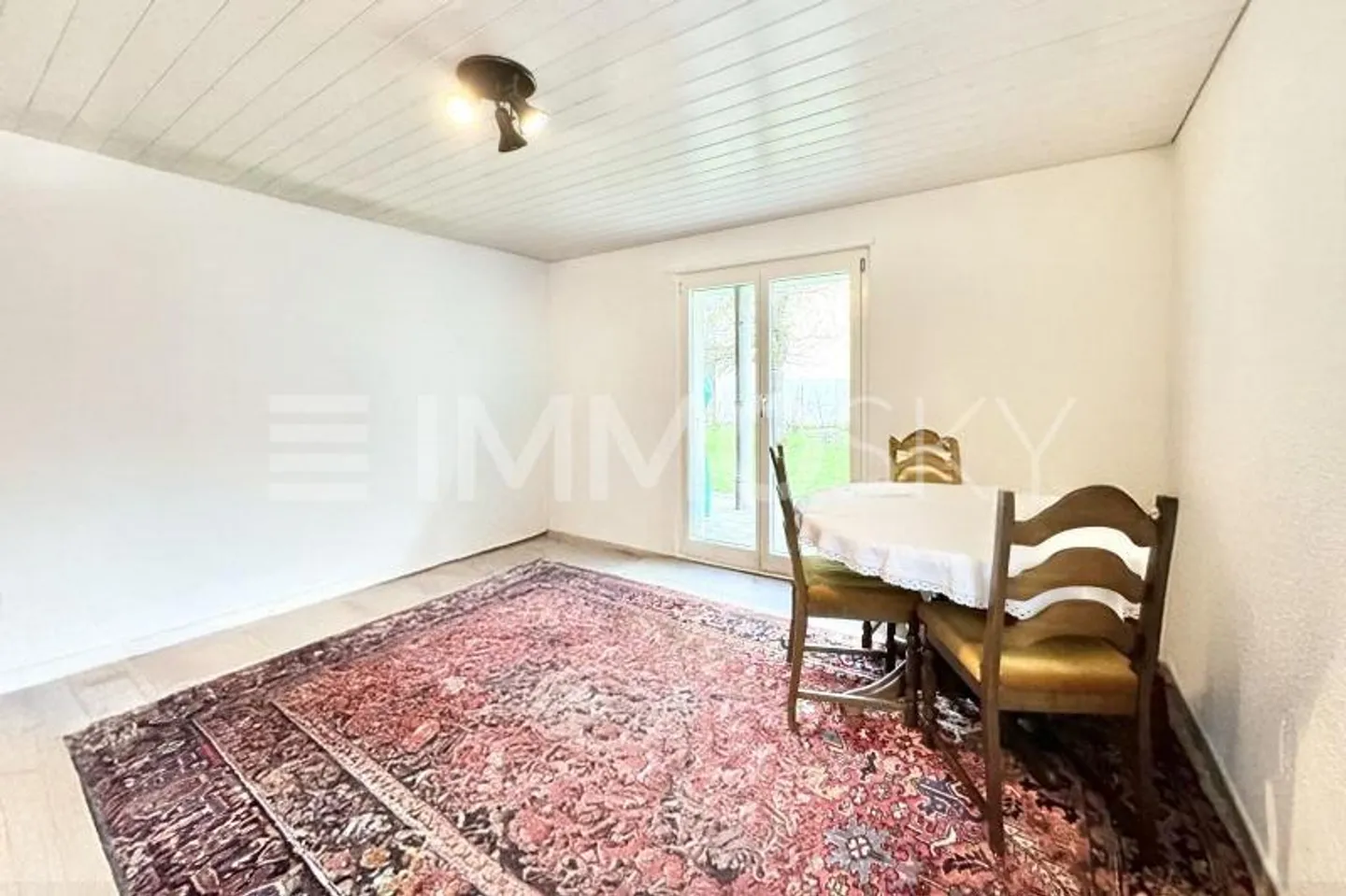 Familienhaus mit großem Grundstück und Garten - Foto 5 von 10