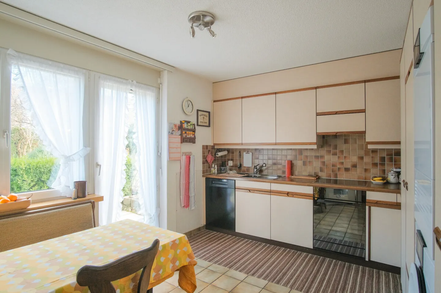 Row End House in Langnau am Albis in a Quiet Village Edge Location - Photo 3 of 6