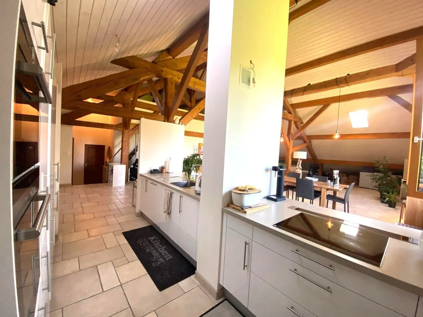 Charming 6-room apartment on the top floor - Photo 5 of 9