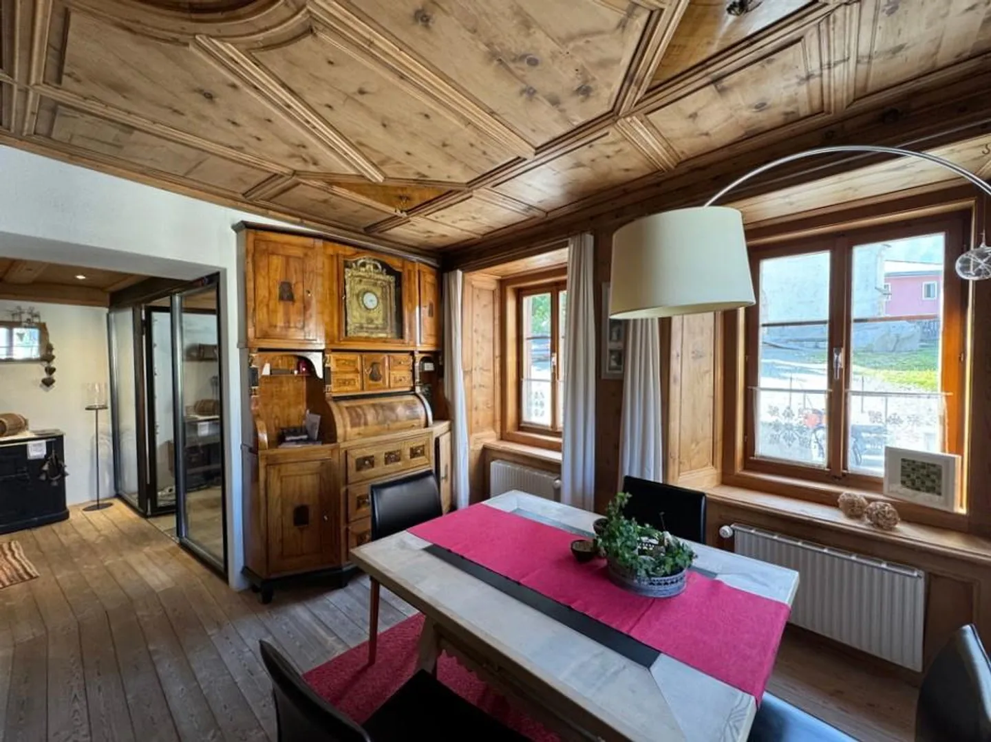 Casa Engadina da sogno nel cuore di Sent con 3 appartamenti per le vacanze ... - Foto 1 di 11