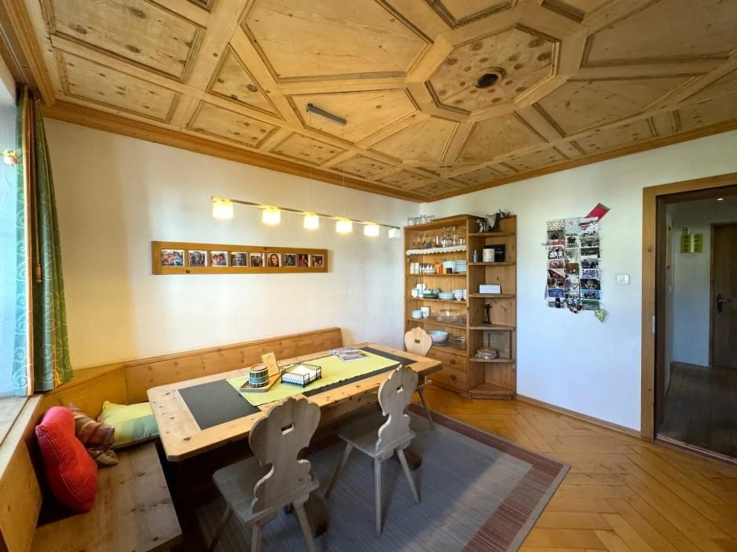 Casa Engadina da sogno nel cuore di Sent con 3 appartamenti per le vacanze ... - Foto 4 di 11