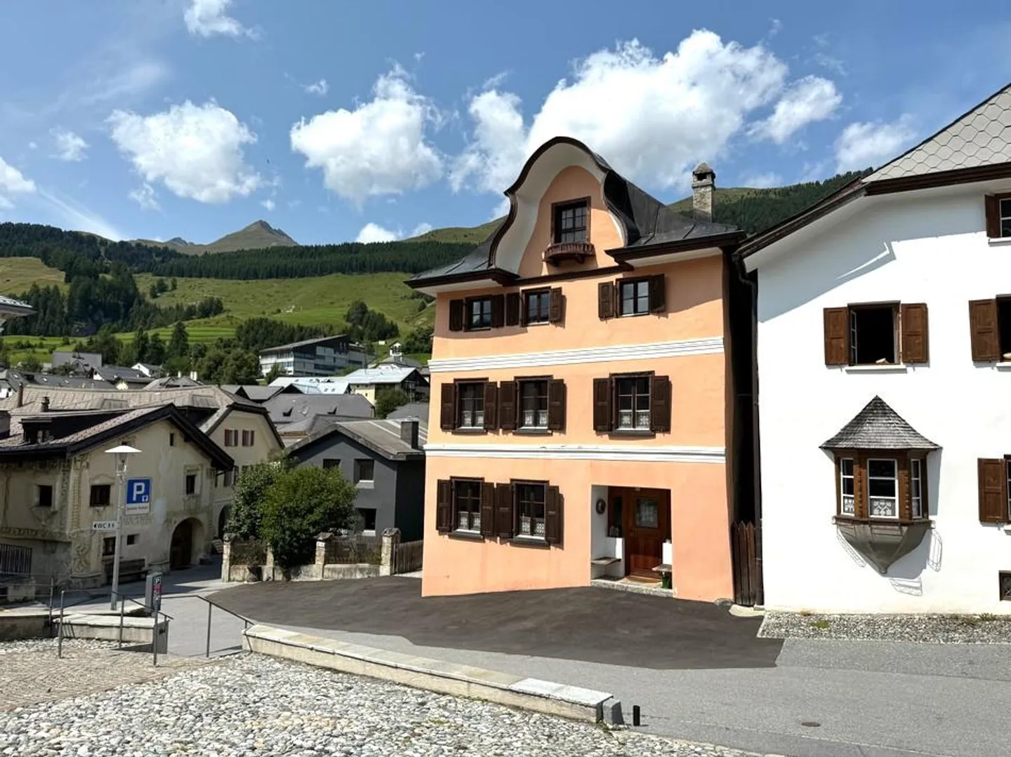 Casa Engadina da sogno nel cuore di Sent con 3 appartamenti per le vacanze ... - Foto 5 di 11