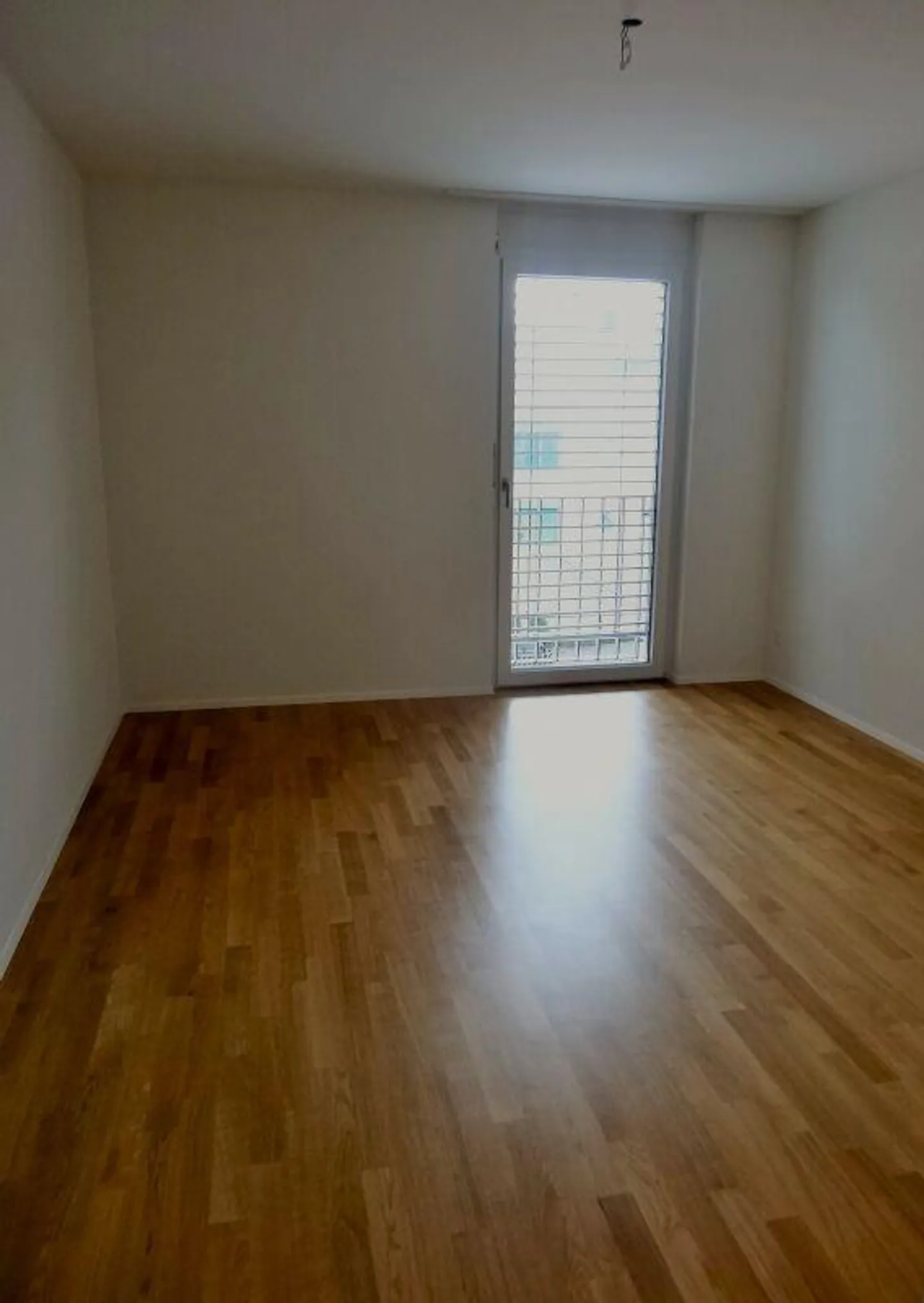 Top modern apartment with spacious balcony - Photo 5 of 6