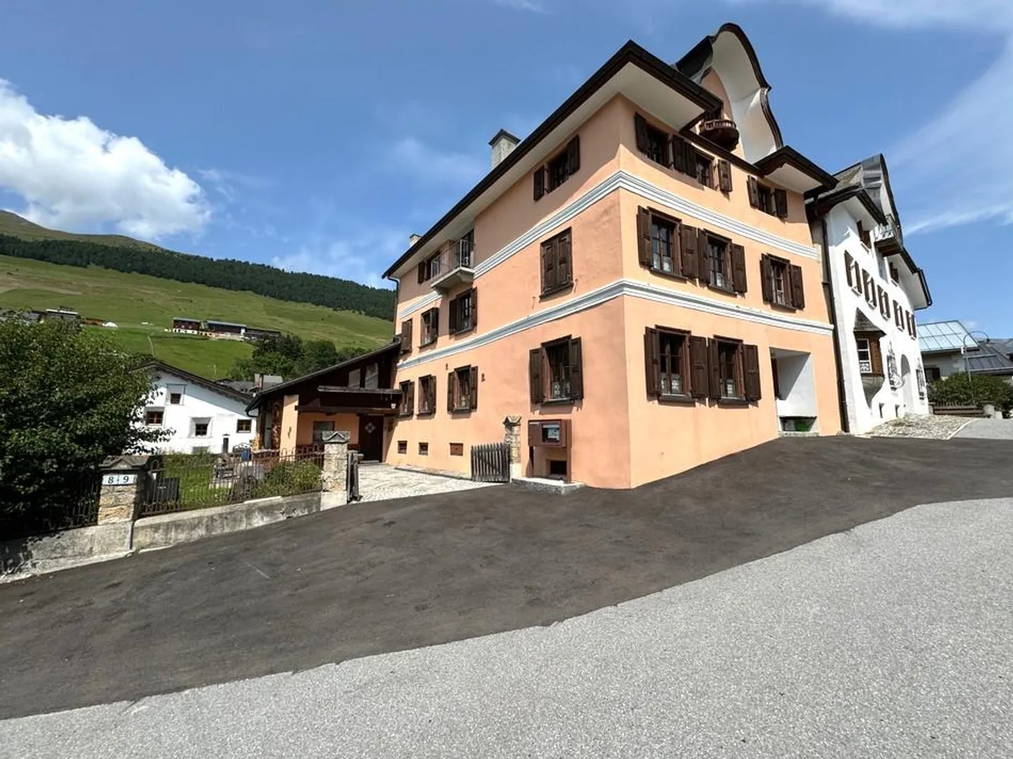 Casa Engadina da sogno nel cuore di Sent con 3 appartamenti per le vacanze ... - Foto 2 di 11