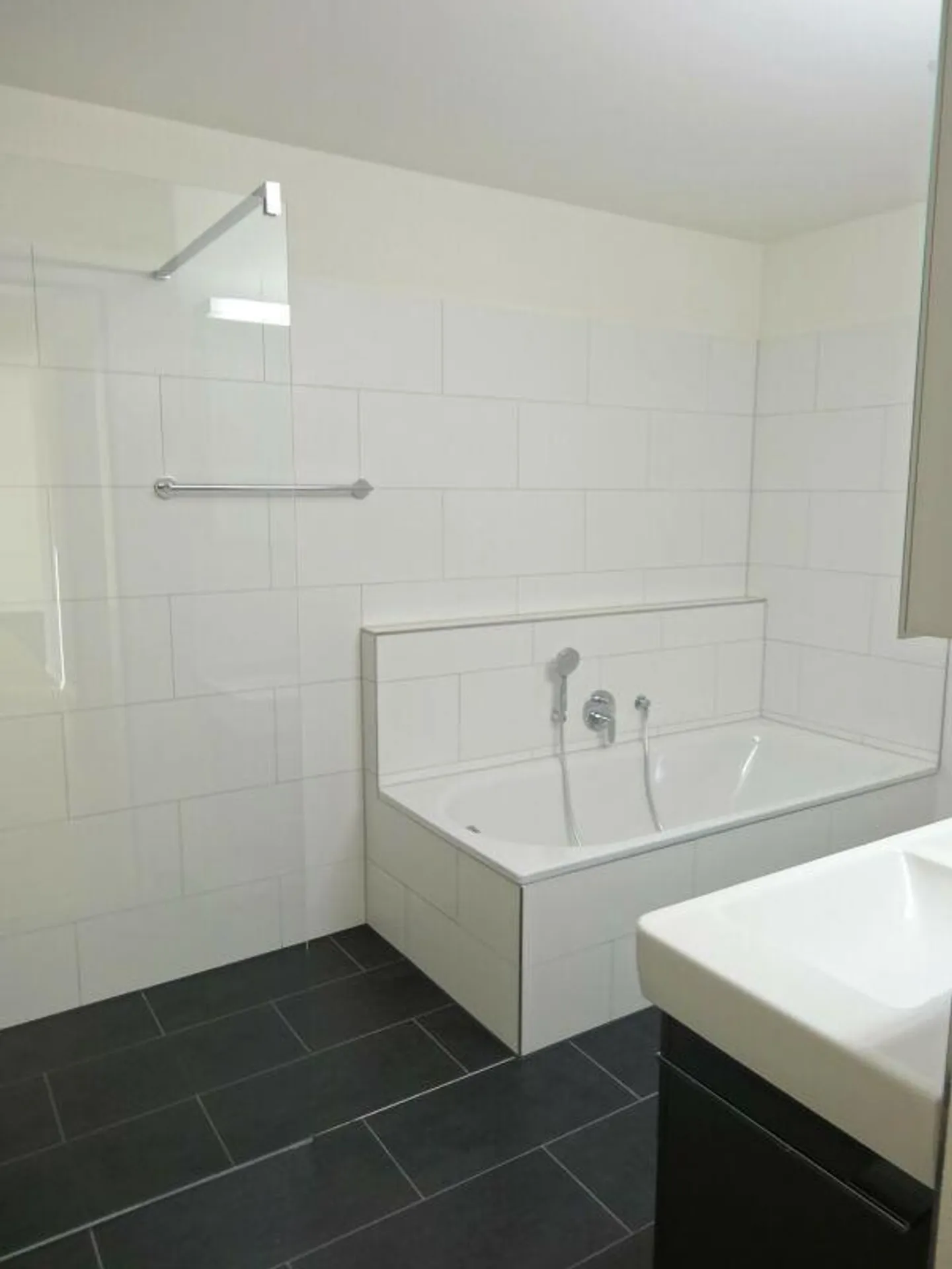 Top modern apartment with spacious balcony - Photo 2 of 6