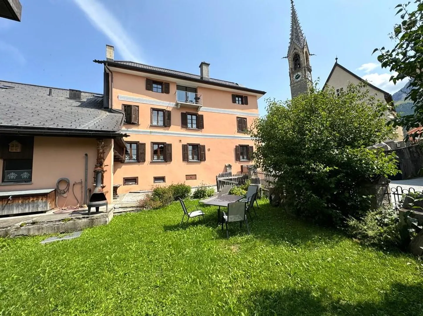 Casa Engadina da sogno nel cuore di Sent con 3 appartamenti per le vacanze ... - Foto 6 di 11