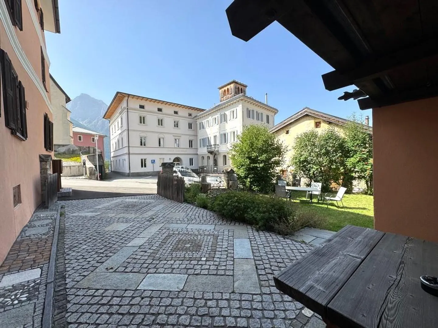 Casa Engadina da sogno nel cuore di Sent con 3 appartamenti per le vacanze ... - Foto 11 di 11
