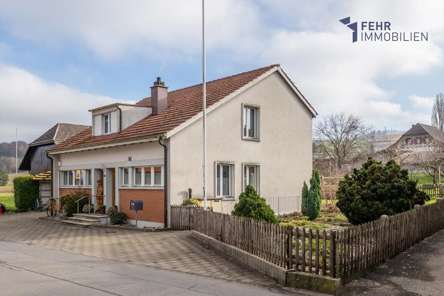 Maison 6.5 pièces - Photo 1 sur 13