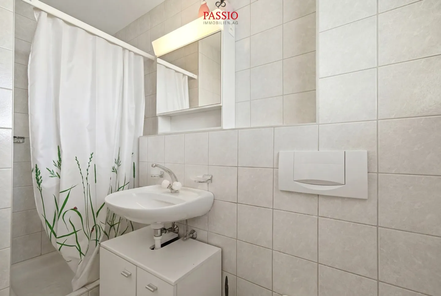 Charming Row House with Green Views - Photo 11 of 29