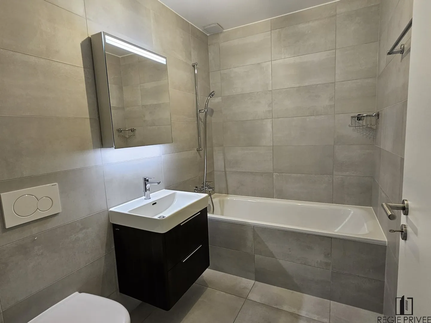 Appartement de 4.5 pièces au rez avec jardin - Photo 8 sur 8