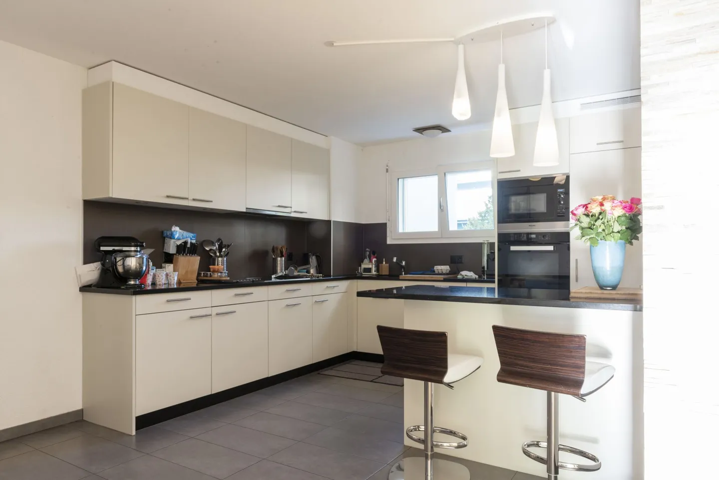 Schöne Familienwohnung mit 4,5 Zimmern im 1. Stock, im Herzen von Chailly - Foto 5 von 17