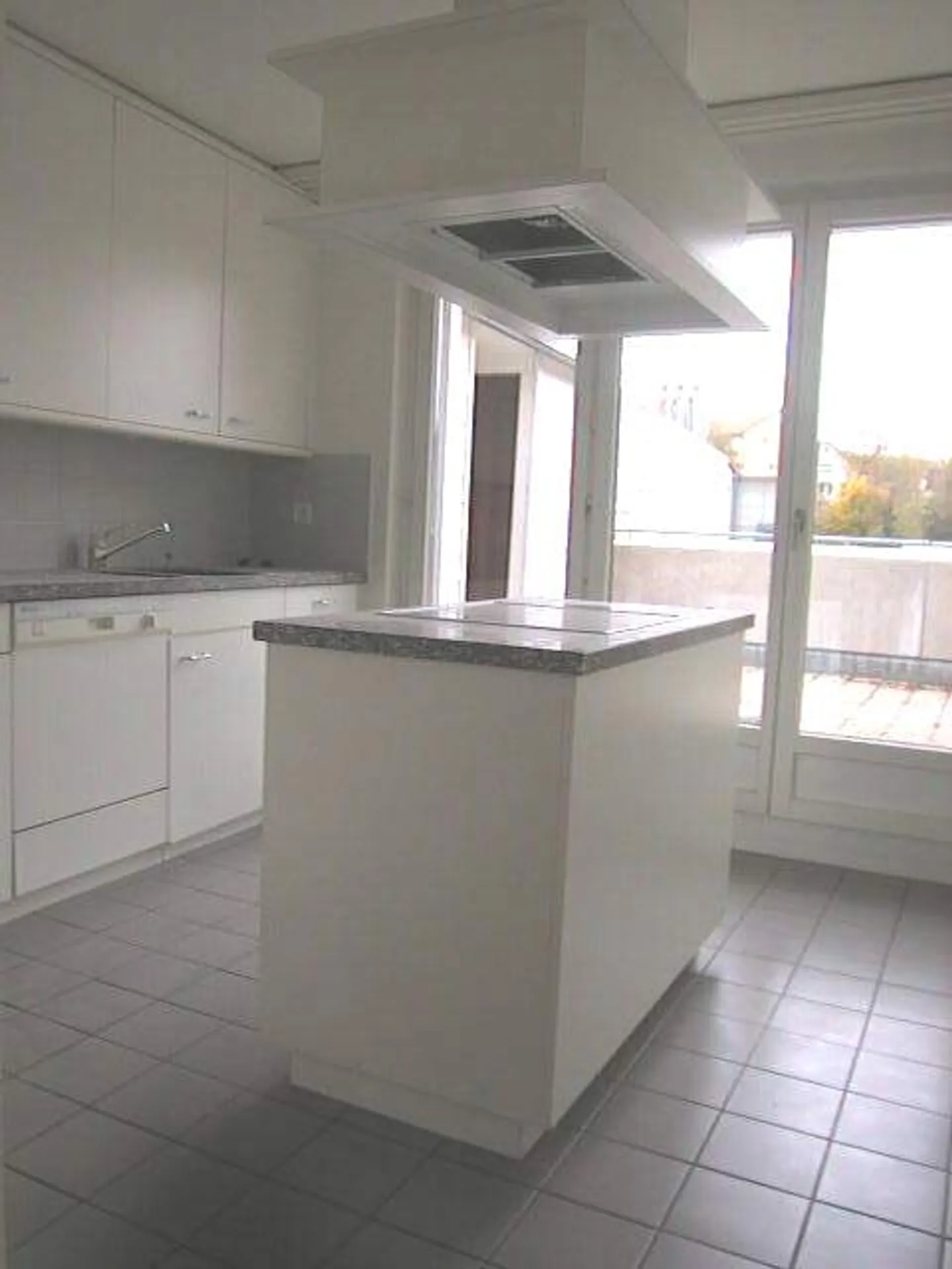 Exklusive 6 Zimmer-Wohnung mit Dachterrasse - Photo 3 of 6