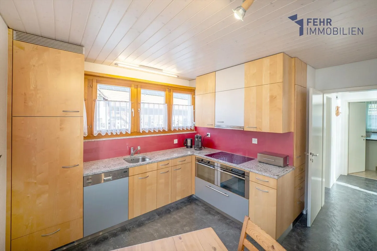 Maison 6.5 pièces - Photo 4 sur 13