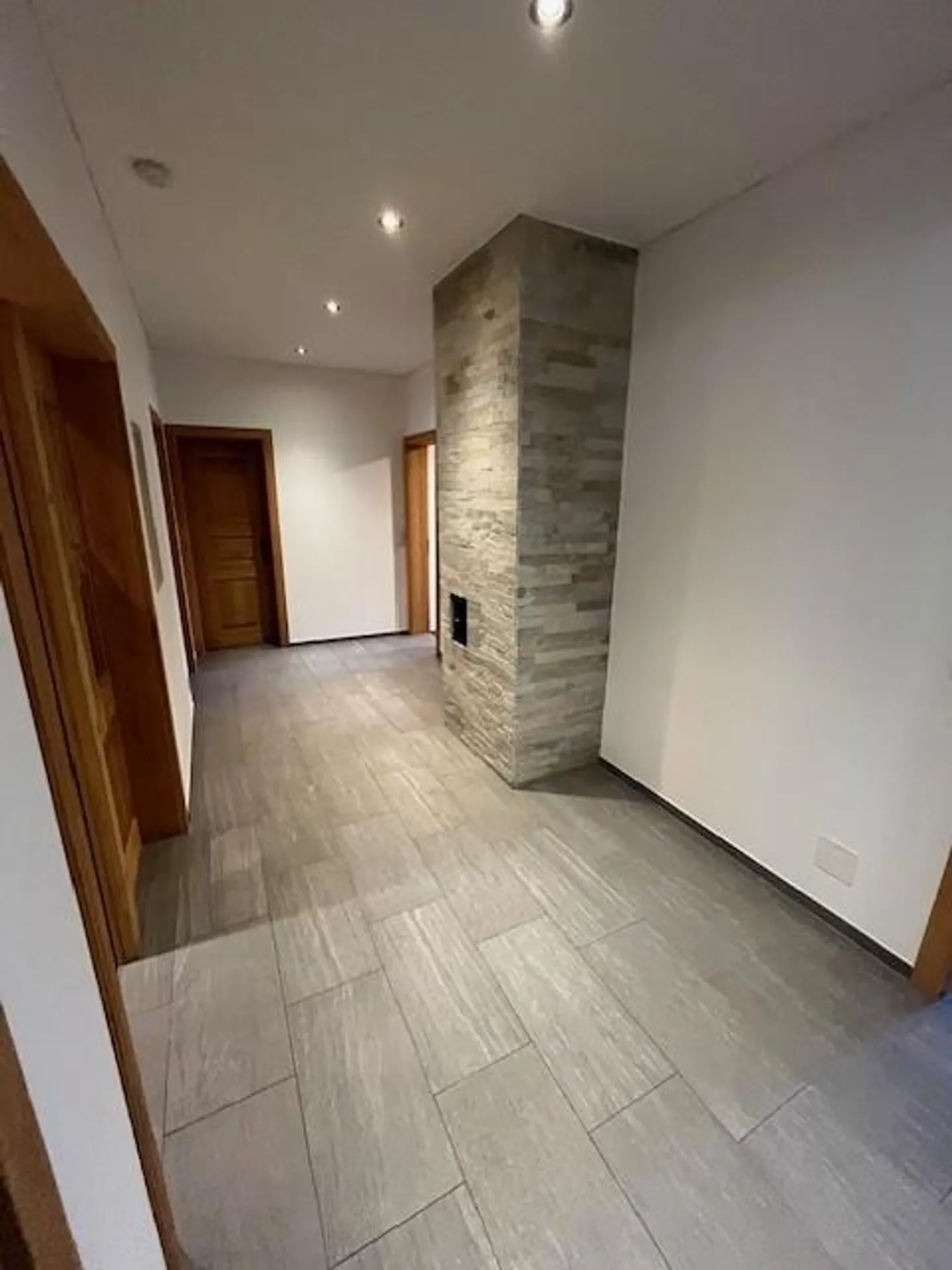 Appartement sous les combles de 4 ½ pièces - Photo 2 sur 23