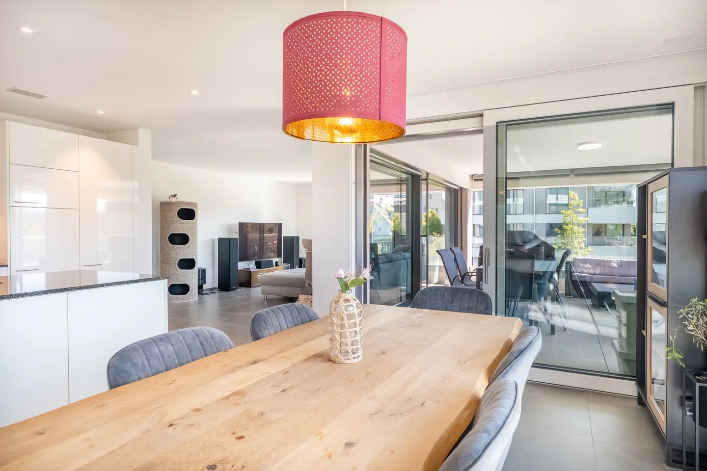 Appartamento esclusivo di 4,5 locali con loggia nella comunità fiscalmente attraente di Zuzwil SG - Foto 3 di 15