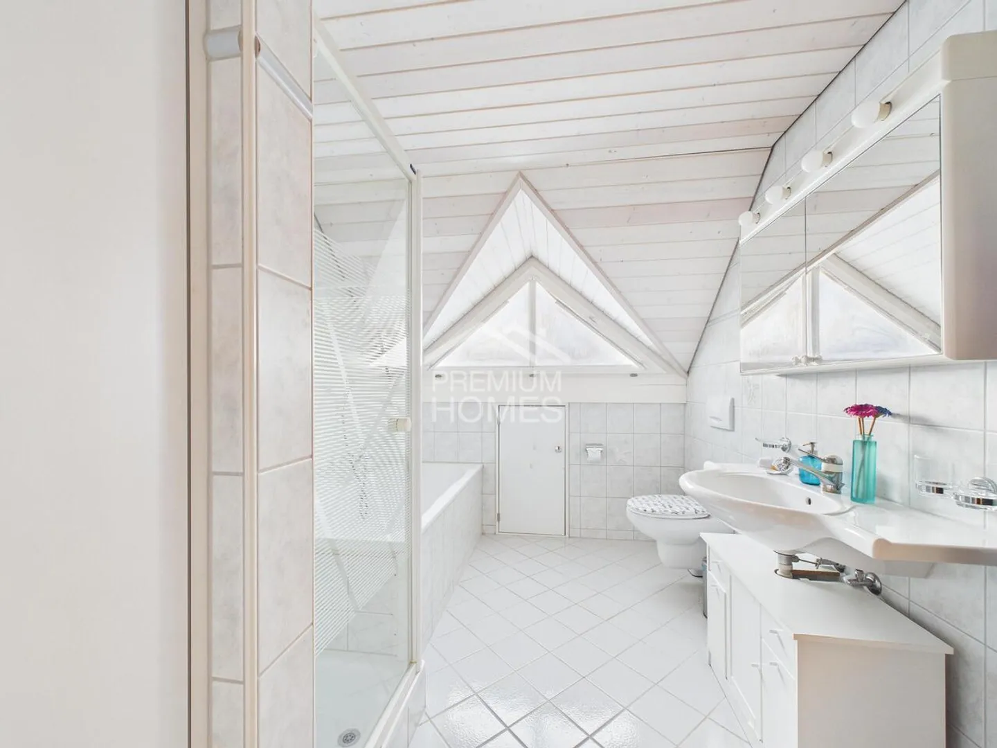 A HOME WITH HEART AND SPACE - Photo 8 of 13