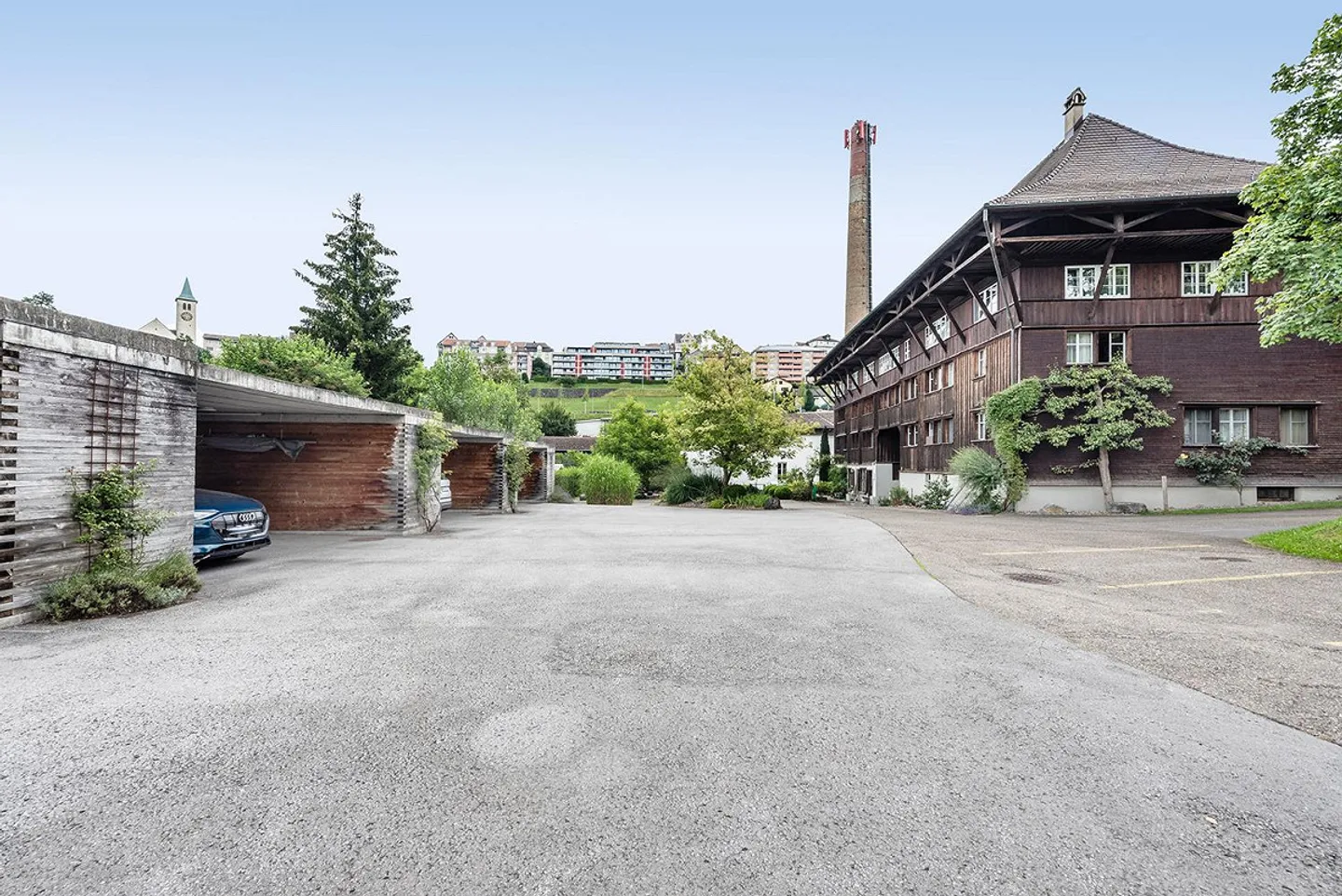 Exclusive 5.5-room apartment with garden and historic charm - Photo 9 of 10