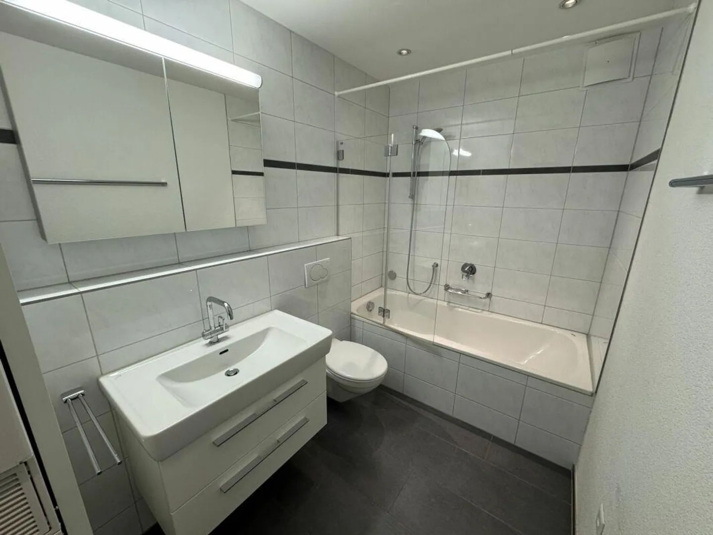 Appartamento moderno con 3 camere al piano terra nel quartiere 5 - Foto 3 di 8