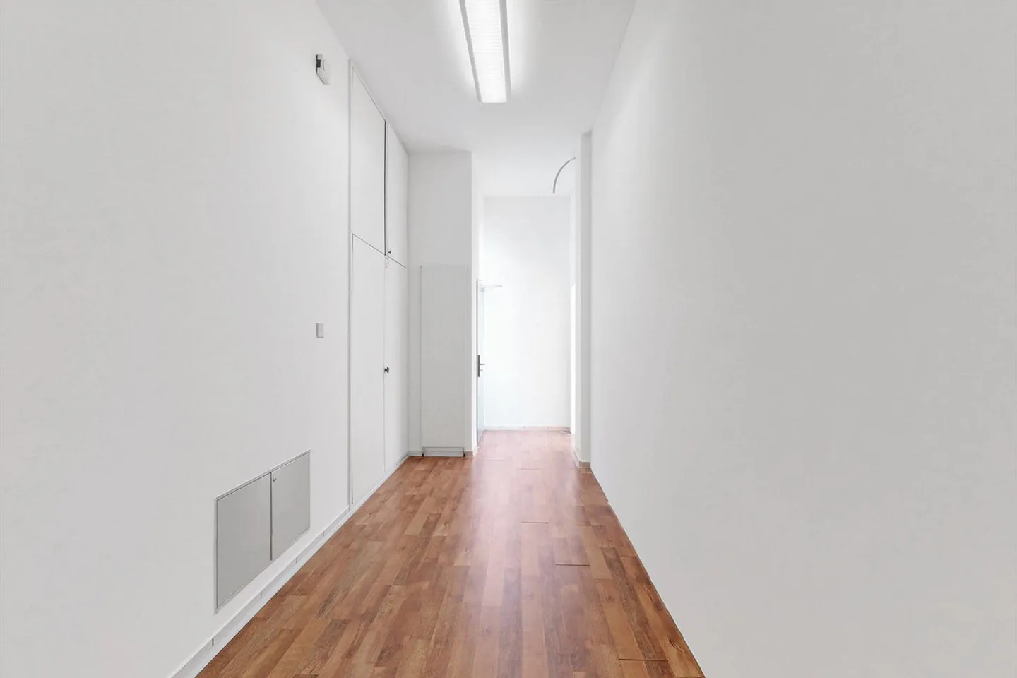 125m2 Commercial Space on the Ground Floor - Strategic Accessibility - Photo 6 of 12